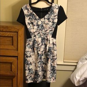 Club Monaco Dress size 0- rarely wore